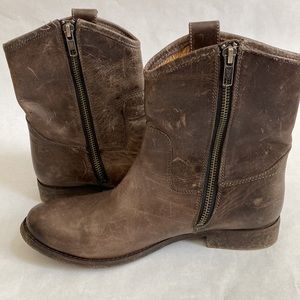 Frye Melissa Button Short Boot/Size 8